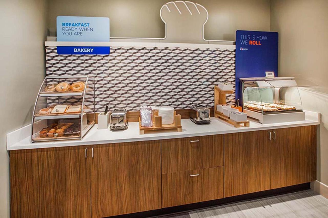 Holiday Inn Express Hotel & Suites Eugene Downtown - University By Ihg Екстер'єр фото